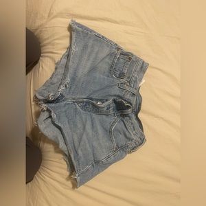 size 24 levi shorts